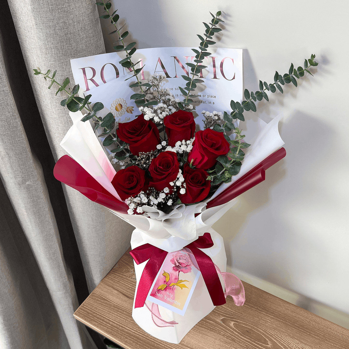 Ramo Romántico de Rosas Rojas & Eucalipto