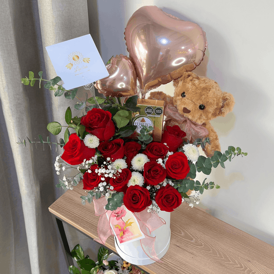 Box de Rosas Rojas con Globo, Peluche y Chocolates – Amor Inolvidable