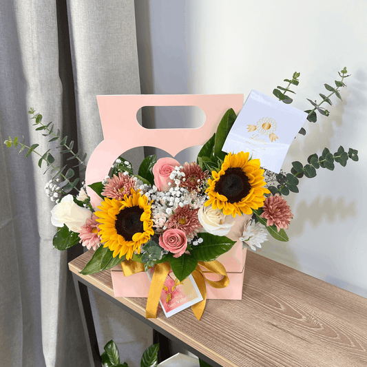 Bolso Floral con Girasoles y Rosas en Tonos Suaves
