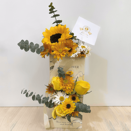Arreglo con girasol y rosas amarillas - Flores Amarillas