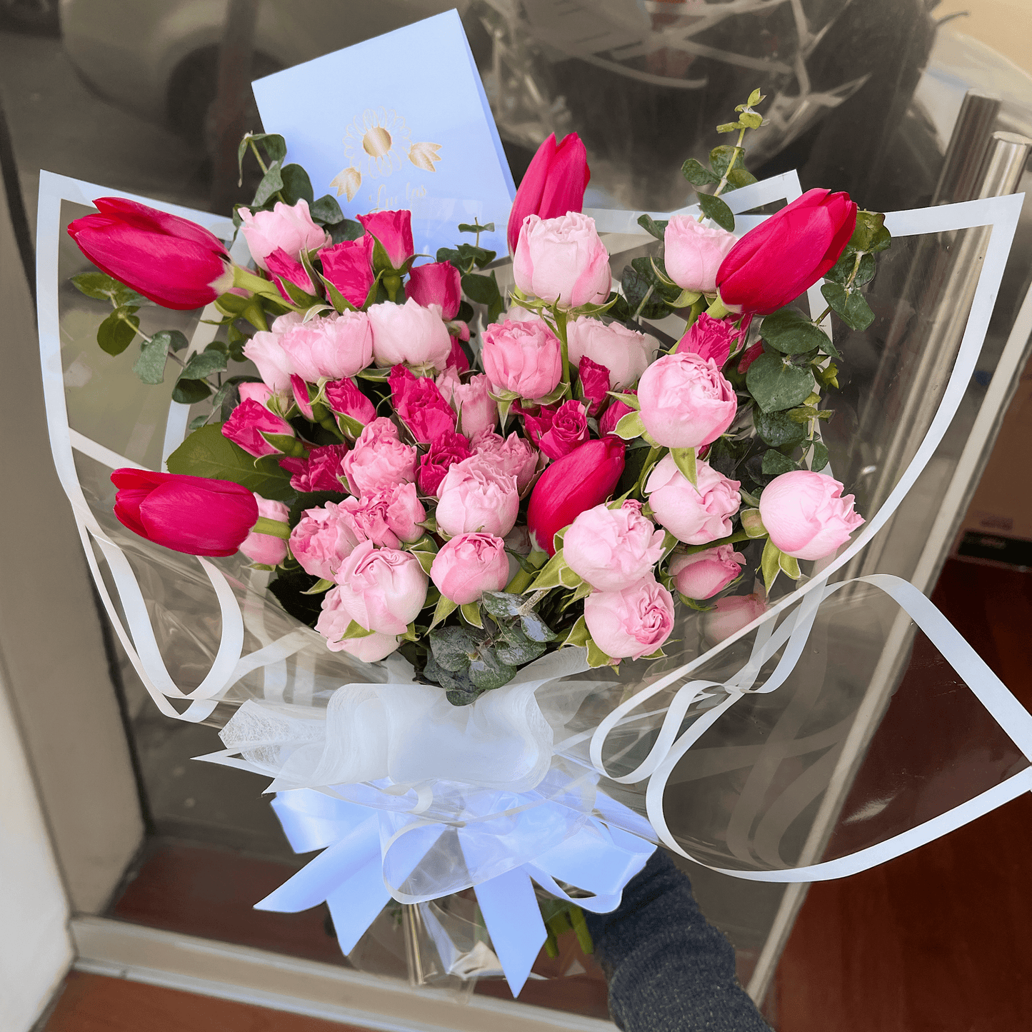 Ramo Tulipanes y Rosa Inglesa
