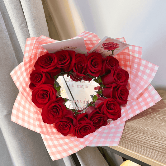 Ramo Corazón de Rosas Rojas con Espejo – Un Amor que se Refleja